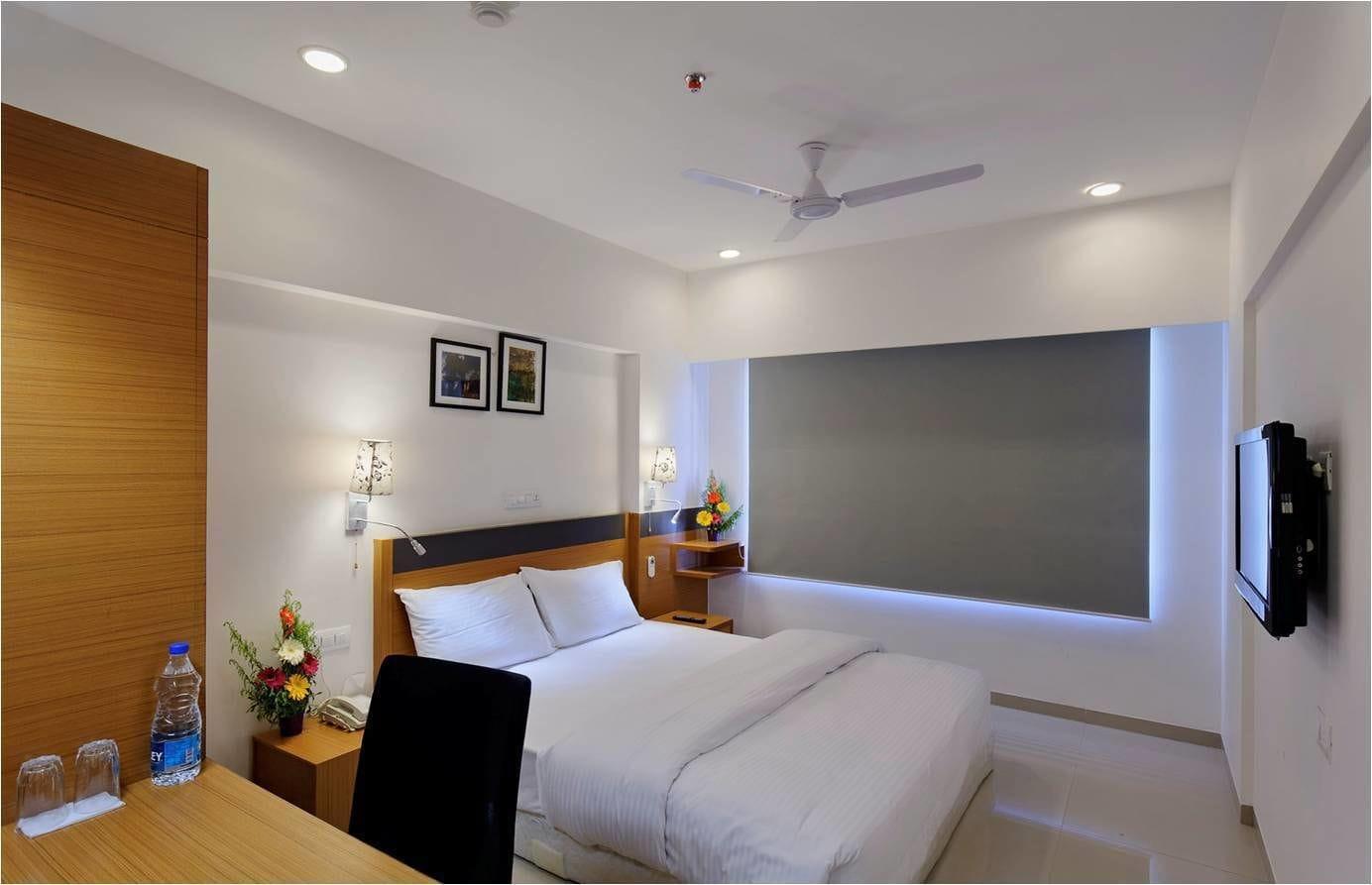 Hi 5 Hotel&Experience Nashik Exterior foto