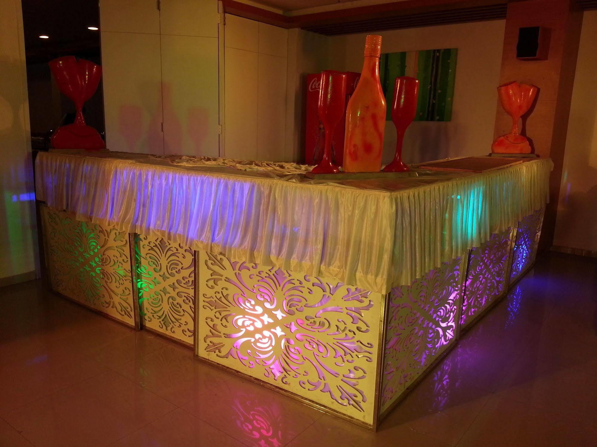 Hi 5 Hotel&Experience Nashik Exterior foto