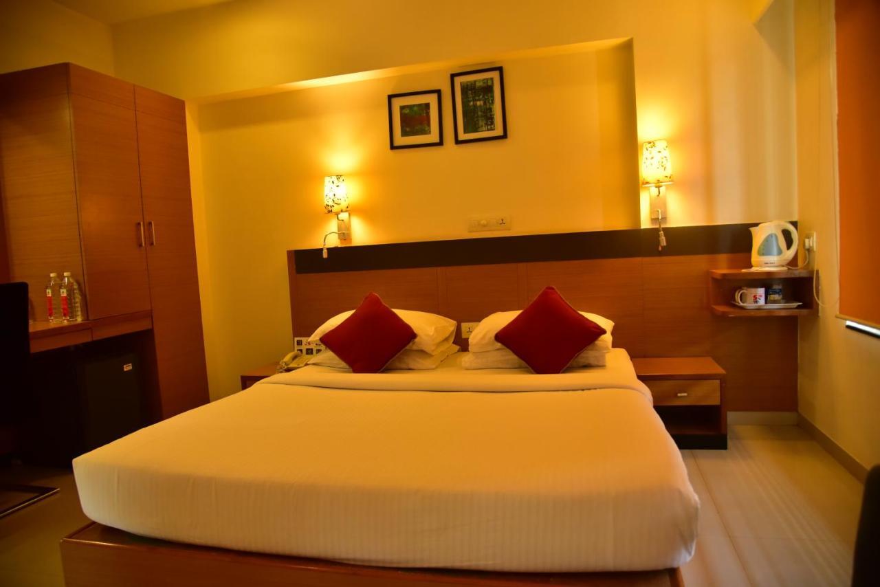 Hi 5 Hotel&Experience Nashik Exterior foto
