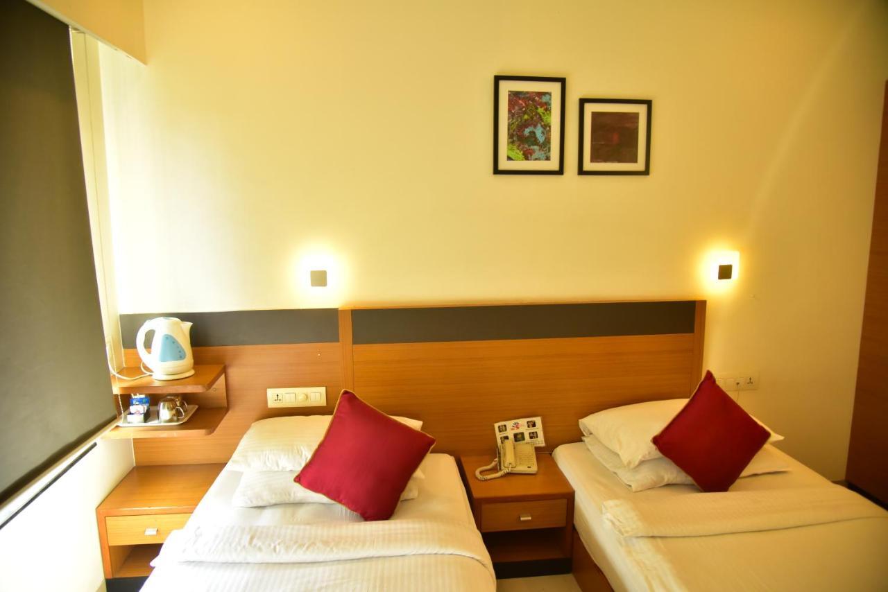 Hi 5 Hotel&Experience Nashik Exterior foto