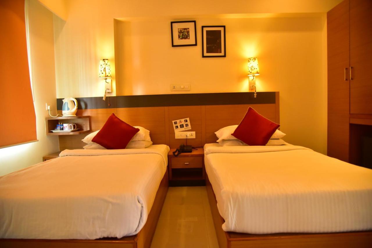 Hi 5 Hotel&Experience Nashik Exterior foto