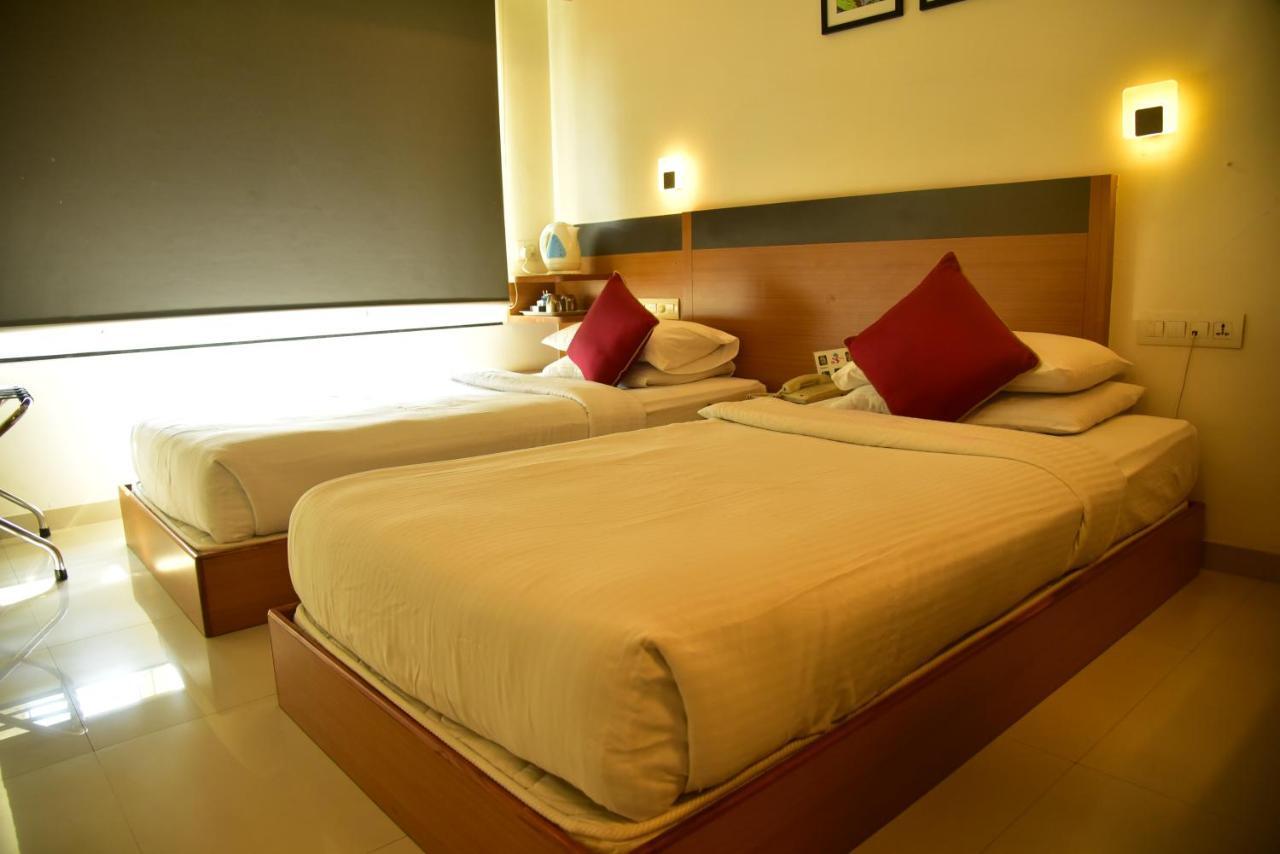 Hi 5 Hotel&Experience Nashik Exterior foto