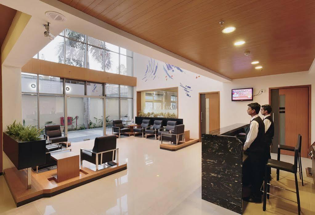 Hi 5 Hotel&Experience Nashik Exterior foto