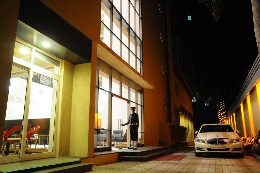 Hi 5 Hotel&Experience Nashik Exterior foto